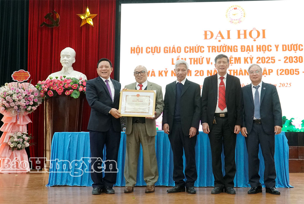 Phát huy vai trò của các cựu giáo chức trong kỷ nguyên mới