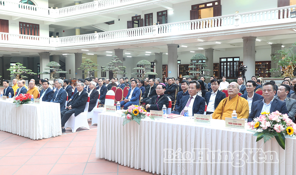Đoàn đại biểu tỉnh Hưng Yên thăm, chúc mừng Tòa Giám mục Giáo phận Thái Bình