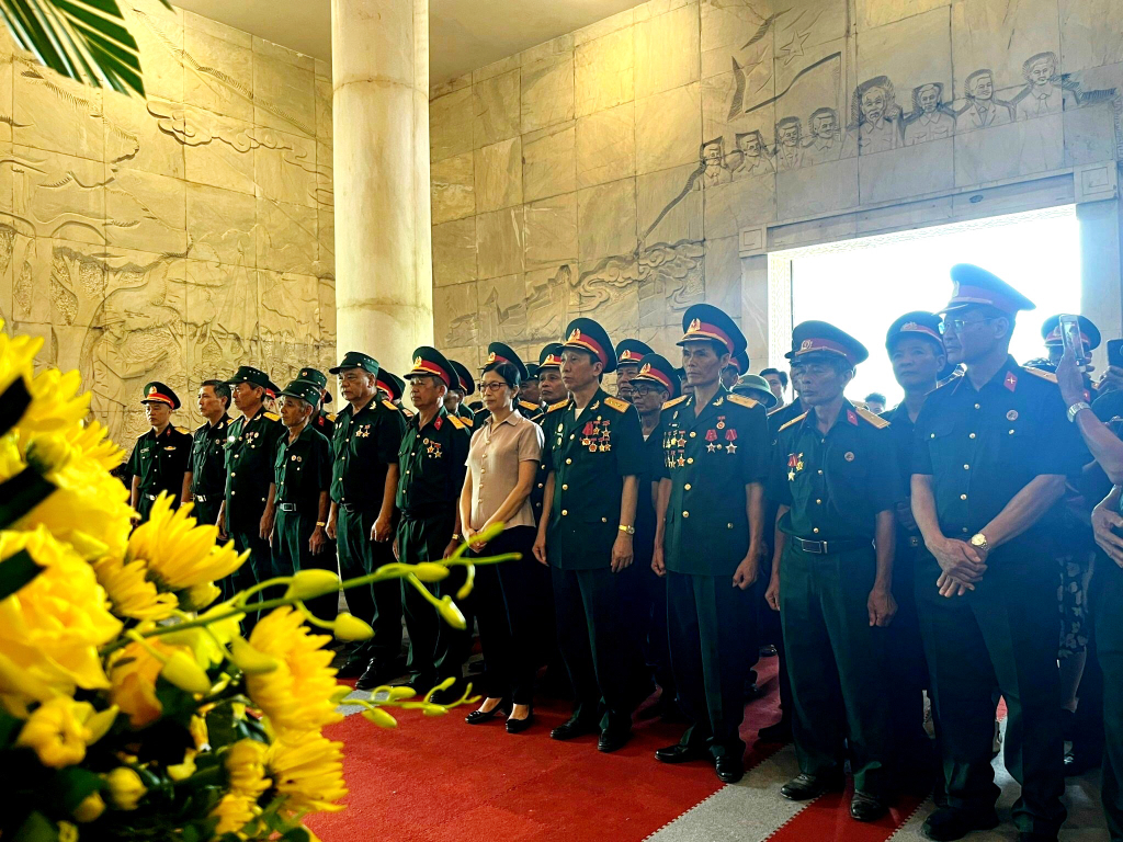Ban liên lạc CCB Trung đoàn cận vệ 246 (Đoàn Tân Trào) anh hùng, khu vực Hải Dương-Hưng Yên tổ chức nhiều hoạt động ý nghĩa Cao Bằng