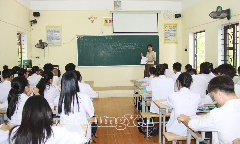 Tiếp thêm động lực cho nhà giáo tận tâm, tận hiến với nghề