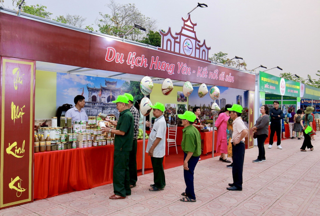 Hưng Yên tham gia triển lãm 