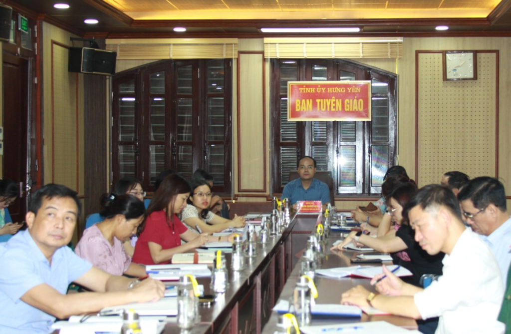 Giao ban, tập huấn công tác giáo dục lý luận chính trị