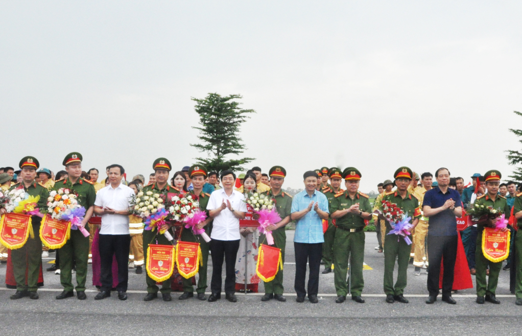 Các huyện Phù Cừ, Khoái Châu: Hội thi nghiệp vụ chữa cháy và cứu nạn, cứu hộ “Tổ liên gia an toàn phòng cháy, chữa cháy”