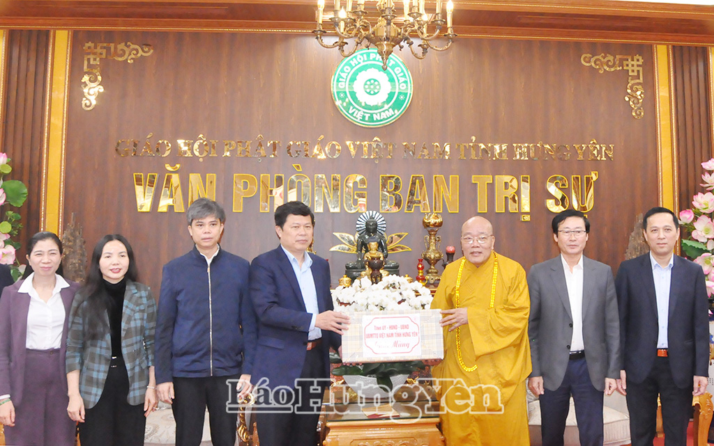 Đồng chí Phó Bí thư Thường trực Tỉnh ủy, Chủ tịch Ủy ban MTTQ Việt Nam tỉnh Trần Quốc Toản thăm, chúc Tết Ban Trị sự Giáo hội Phật giáo Việt Nam tỉnh