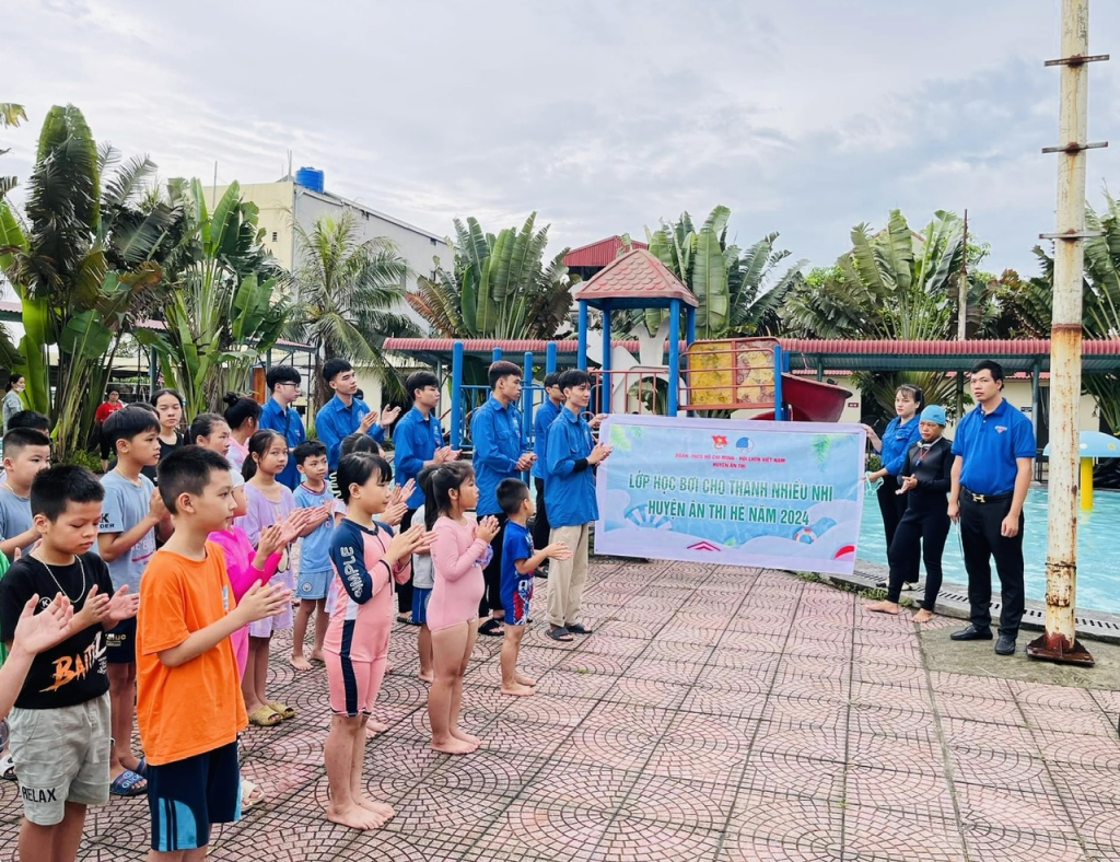 Phòng, chống đuối nước cho trẻ em dịp hè