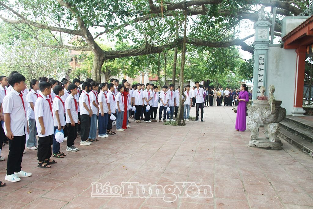 Chương trình ngoại khóa “Phù Cừ - mảnh đất địa linh nhân kiệt”