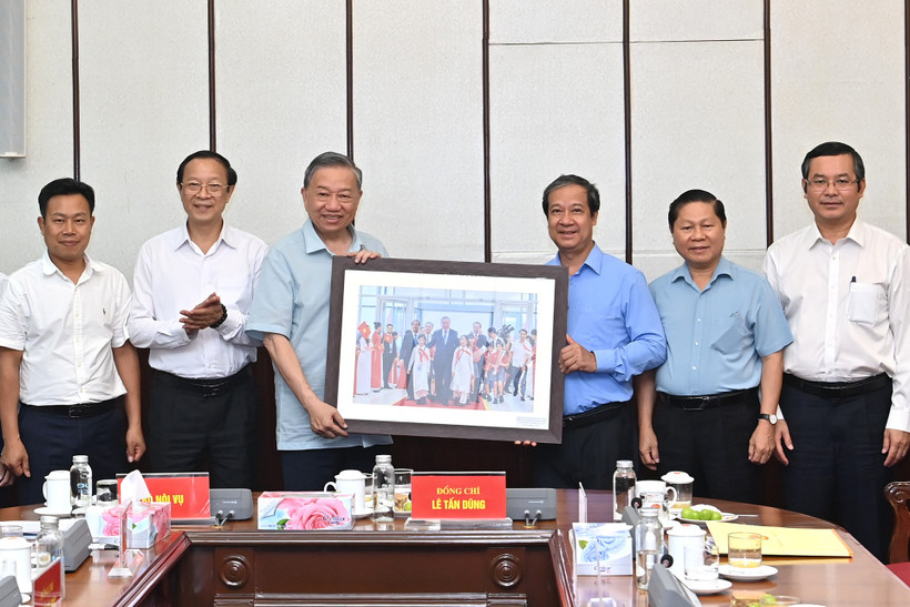 Tập trung triển khai hiệu quả Nghị quyết về đột phá phát triển giáo dục và đào tạo