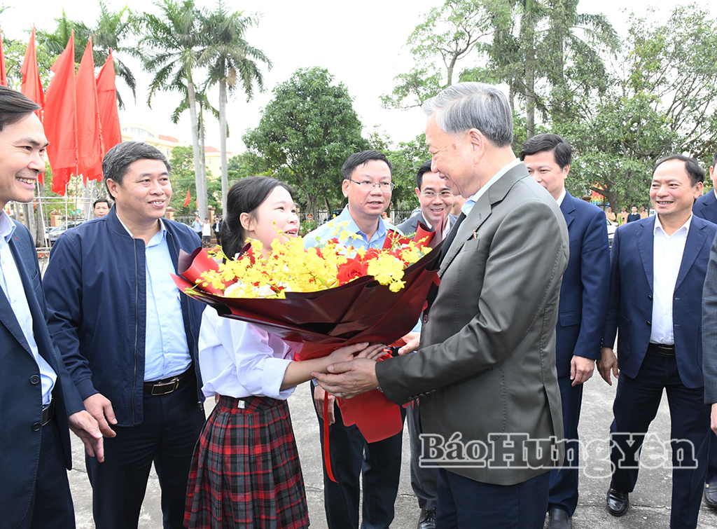Tổng Bí thư Tô Lâm và Đoàn đại biểu Quốc hội tỉnh tiếp xúc cử tri các xã: Kiến Xương, Quang Lịch, Lê Lợi