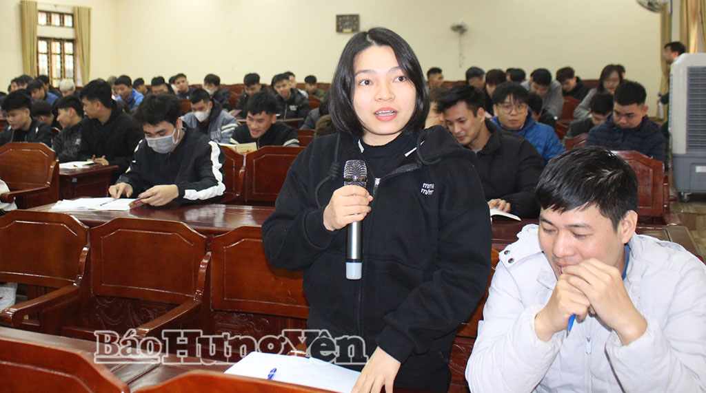 Gần 200 đoàn viên, thanh niên chuẩn bị nhập ngũ tham gia lớp bồi dưỡng nhận thức về Đảng