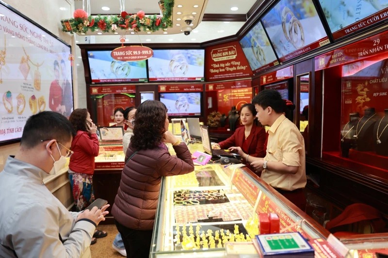 Nhiều rủi ro phía sau “cơn sóng” vàng