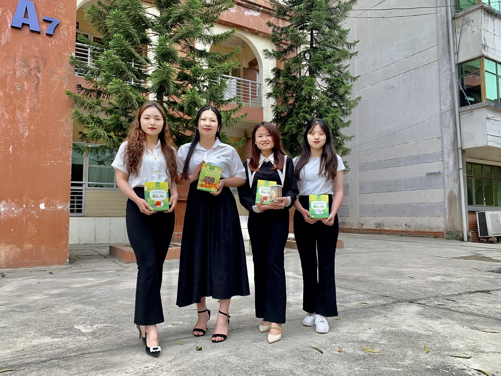 Phần thưởng xứng đáng dành cho nhóm sinh viên Hưng Yên từ Dự án sản xuất và kinh doanh long nhãn Bảo An