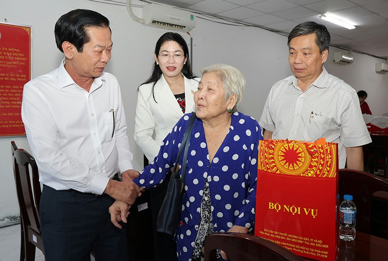 Hơn 1.100 tỷ đồng chăm lo người có công trong dịp Tết Bính Ngọ 2026