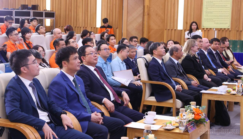 Phó Thủ tướng Hồ Quốc Dũng: Đưa nghiên cứu AI thành sản phẩm, giải pháp phục vụ thực tiễn