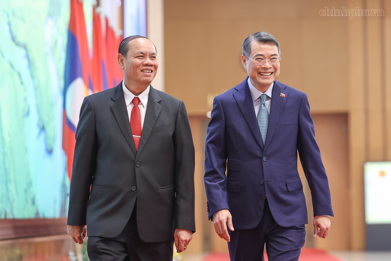 Lào quyết tâm cùng Việt Nam gìn giữ, vun đắp và phát huy mối quan hệ hữu nghị vĩ đại