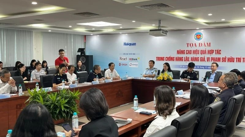 Phối hợp trong và ngoài ngành để xác định trọng điểm trong chống hàng lậu, hàng giả