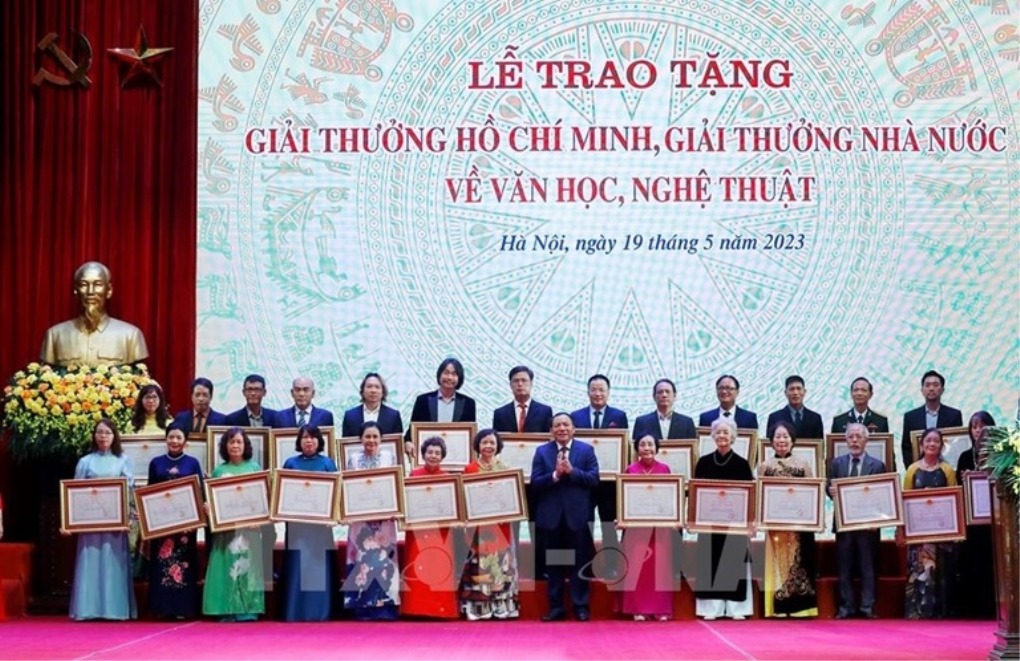 Điều kiện xét tặng 