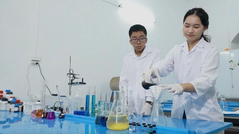 Thắp lửa đam mê nghiên cứu khoa học trong học sinh