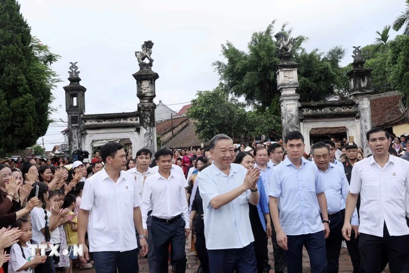 Chủ tịch nước: Gia đình là nền tảng vững chắc cho sự trường tồn của dân tộc