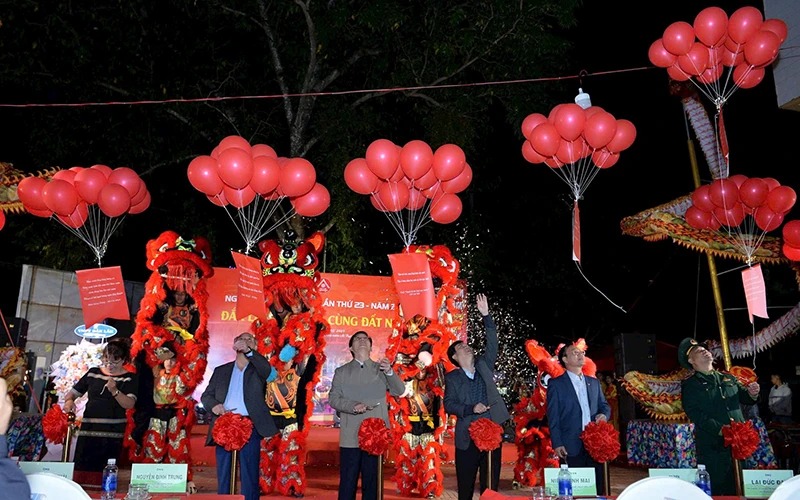 Thơ ca và khát vọng vươn tầm quốc tế